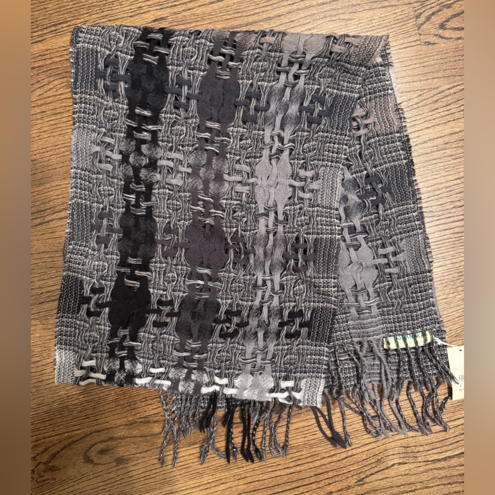 Unique Vintage Black and Gray Woven Scarf